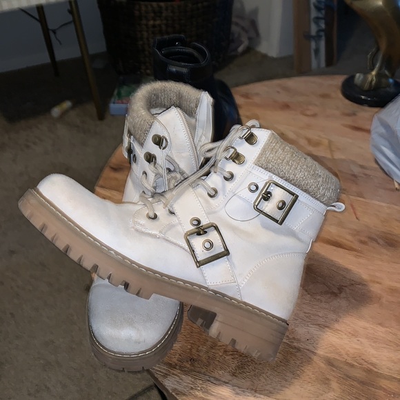 Cliffs by White Mountain Womens Marlee Ivory Combat & Lace-up Boots Shoes NWT - Picture 3 of 5